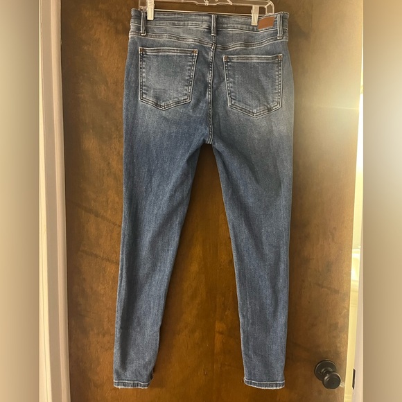 Judy Blue Jeans Woman 15/32 Denim Distressed Ankle Pant, Stretchy Comfy, NWOT - Picture 7 of 12